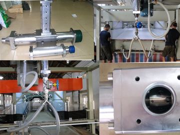 Horizontal Low Pressure Foam Machine , Flexible Polyurethane Foaming Machine With Japaness Pump